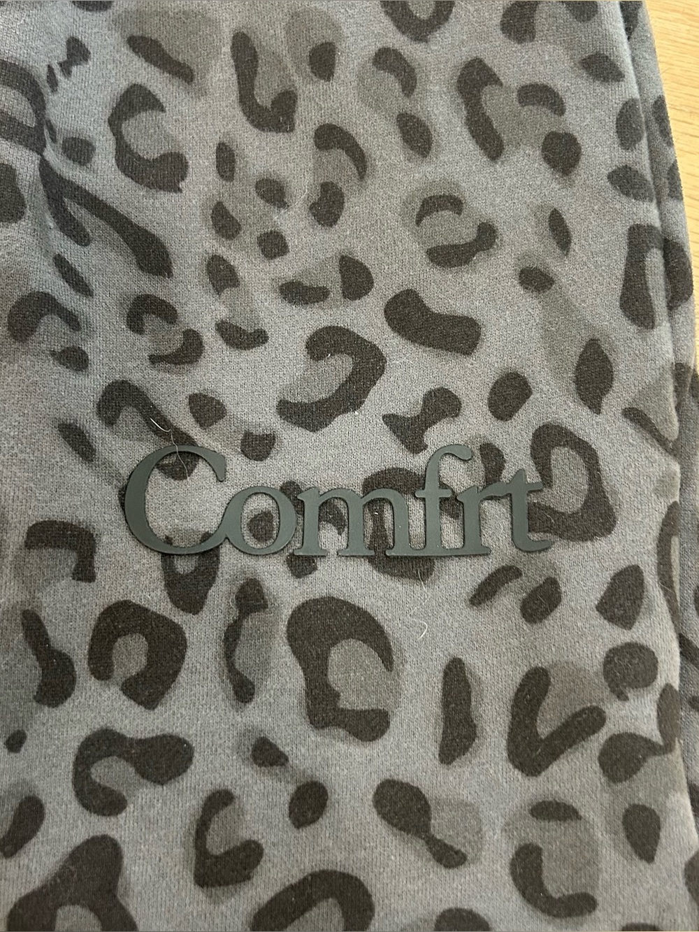 Cmfrt Airplane Mode Charcoal Gray Cheetah Print Super Soft Jogger Sweatpants L - Picture 3 of 11